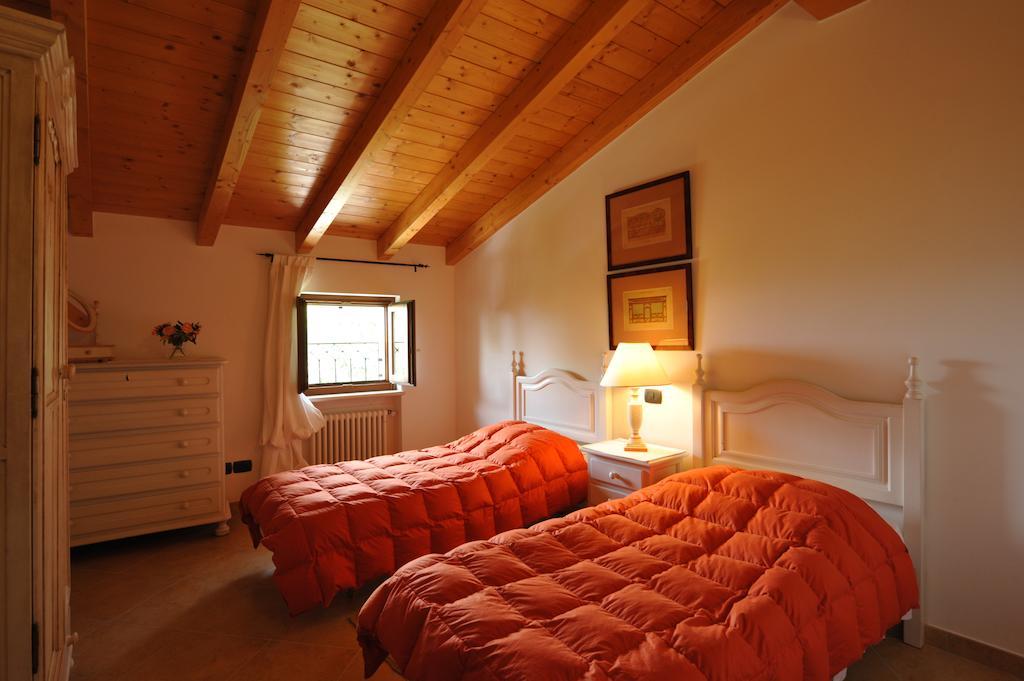 La Corte Dei Limoni Caprino Veronese Habitación foto